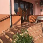 Guest house Secret Garden House 2*