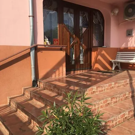 Guest house Secret Garden House 2*