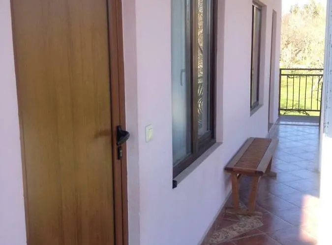 Konukevi Secret Garden House 2*